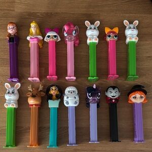 Character Candy Dispenser Set - Pink, Purple, Orange, Green